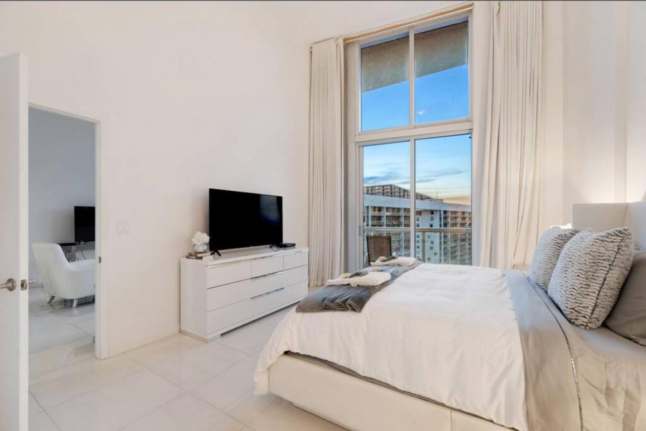 Beautiful One Bedroom Condo 16Ft Ceilings At The W Miami Buitenkant foto